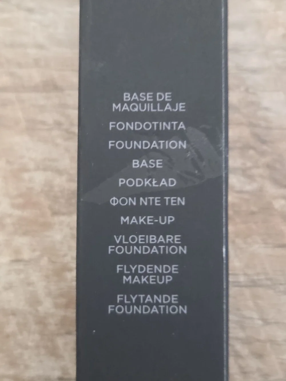 Laura Mercier Flawless Lumiere Foundation- 1C1 Shell